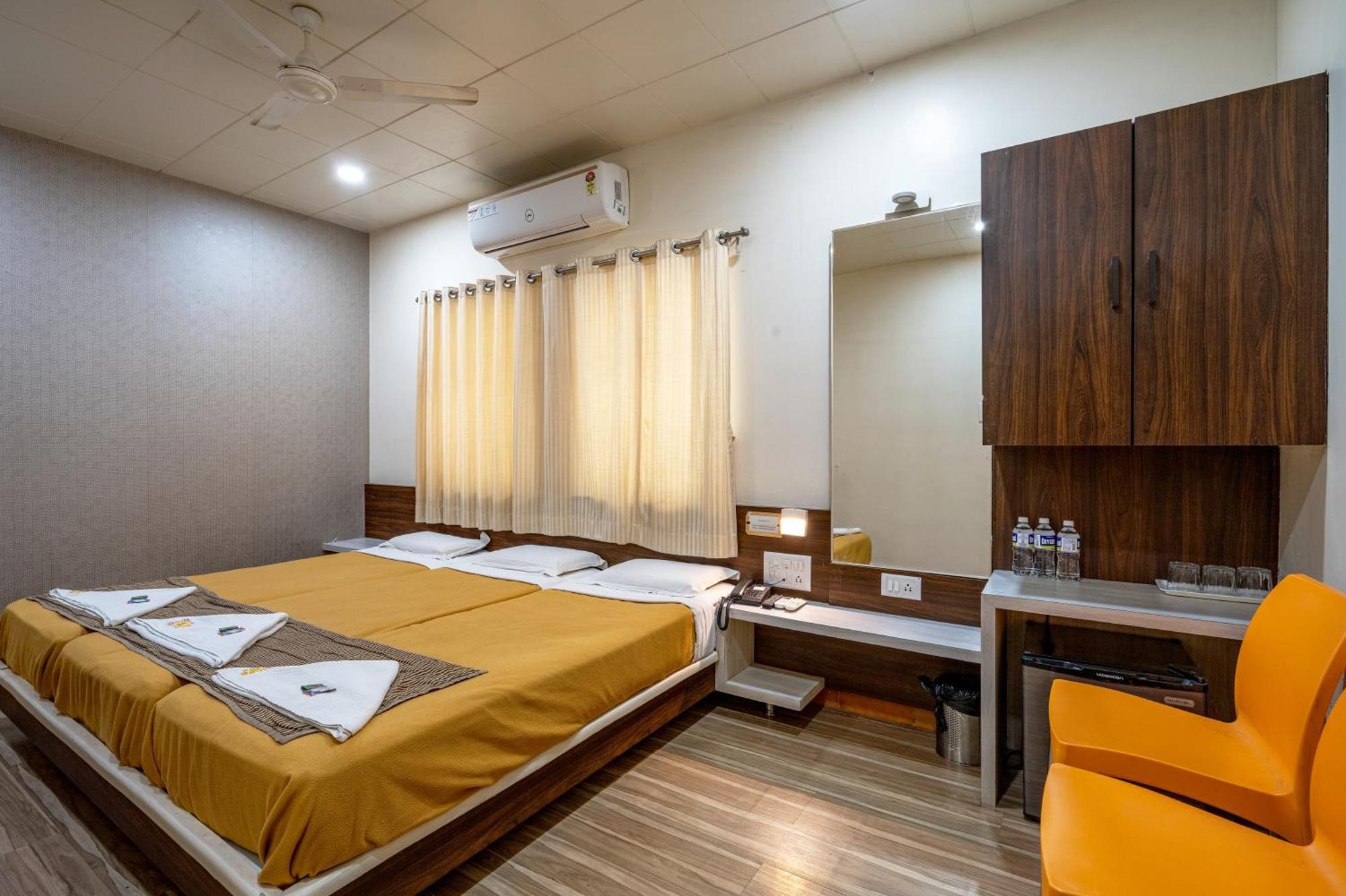Hotel Darshan Executive Tuljapur Dış mekan fotoğraf